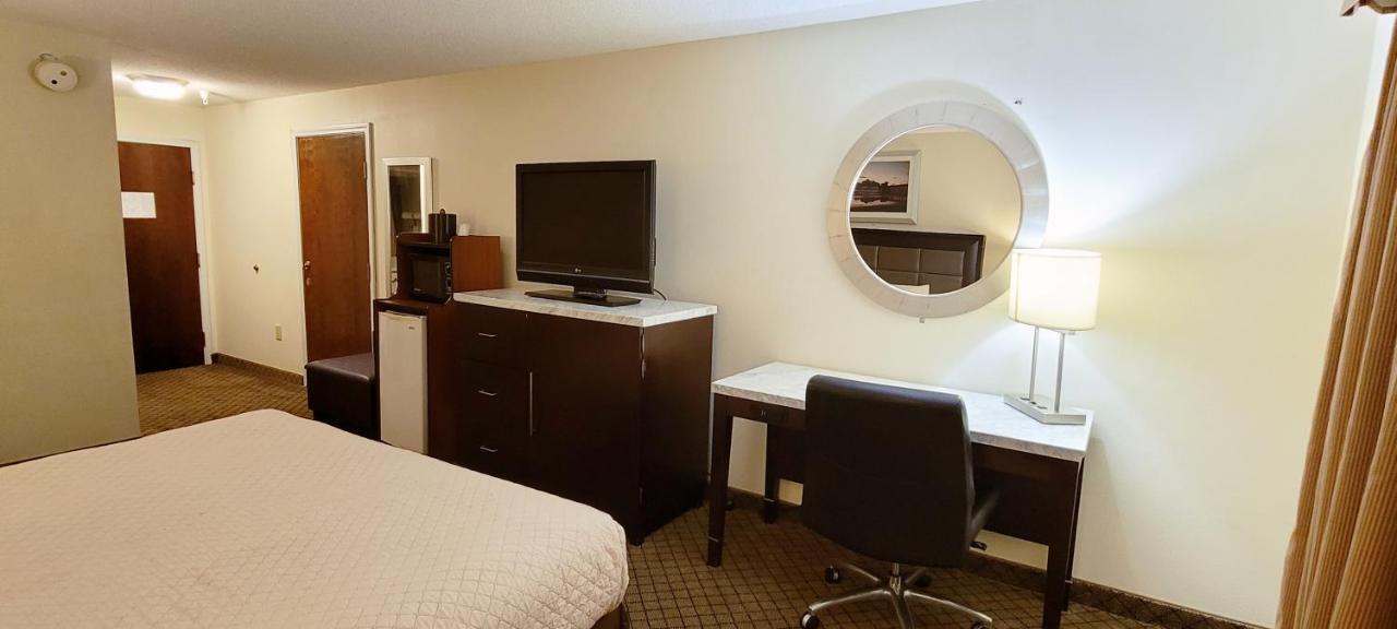Home Inn & Suites Montgomery Bagian luar foto