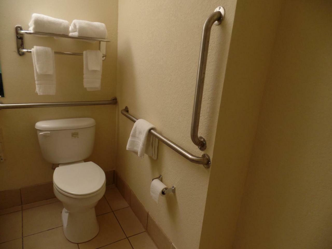 Home Inn & Suites Montgomery Bagian luar foto